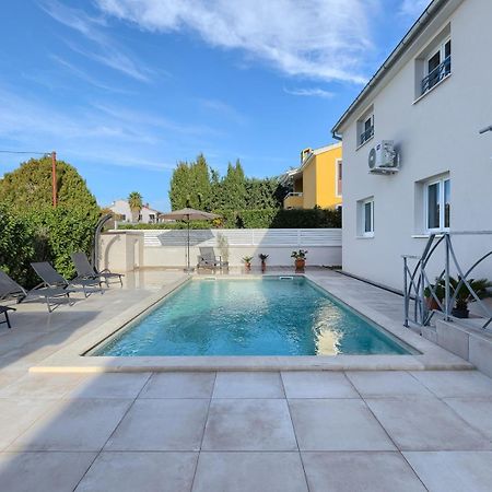 Villa Nimi Пула Екстериор снимка