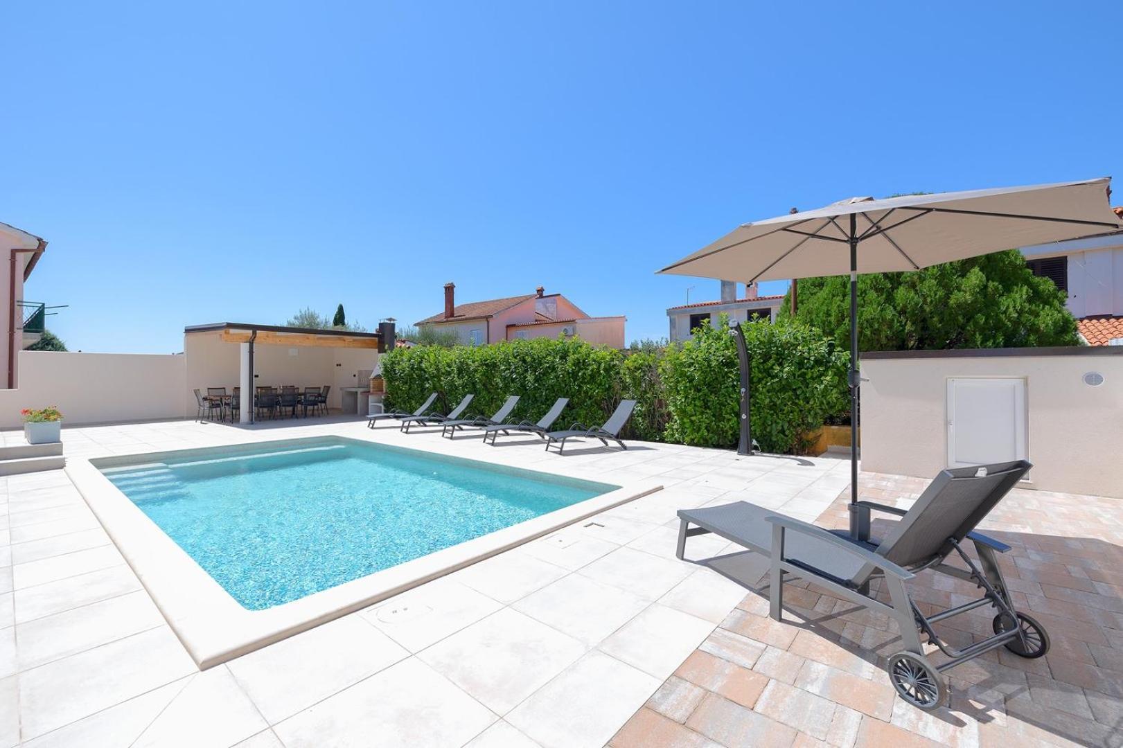 Villa Nimi Пула Екстериор снимка