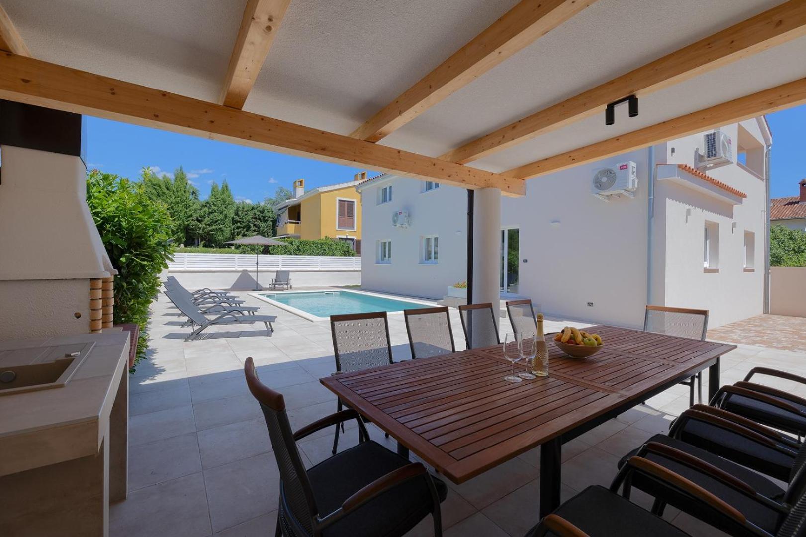Villa Nimi Пула Екстериор снимка